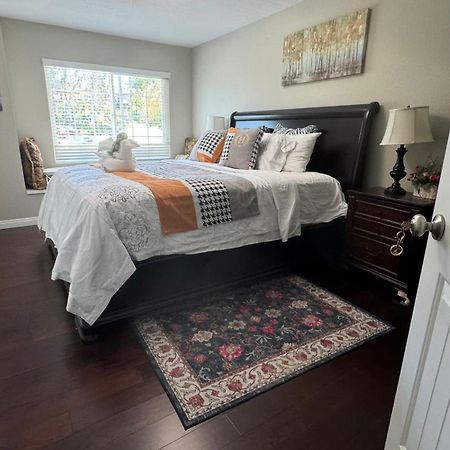 2#Family Suite King Bed Room Чино Хилс Екстериор снимка