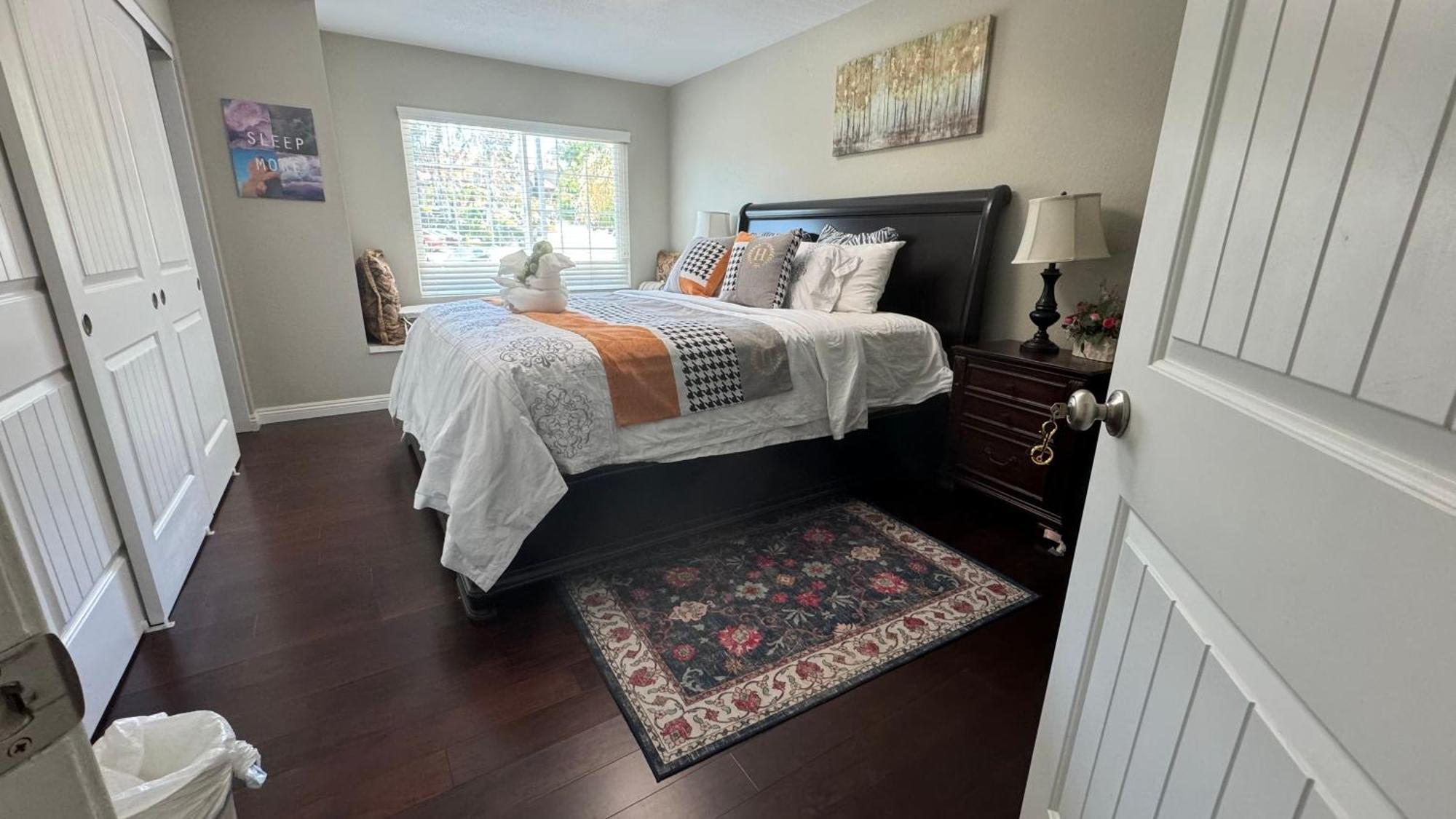2#Family Suite King Bed Room Чино Хилс Екстериор снимка